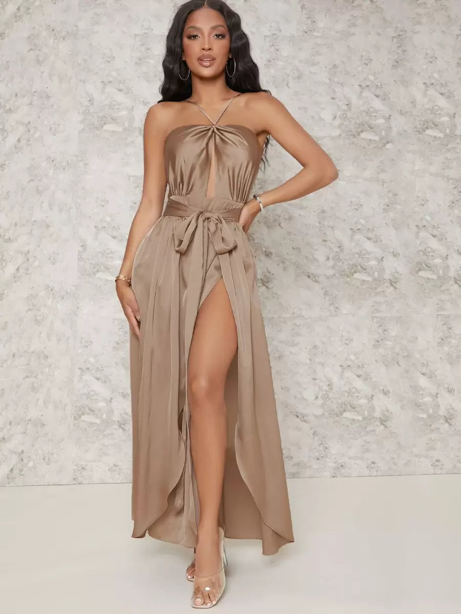 Satin Maxi-Kleid mit Rückenausschnitt & Schlitz | Mocha Brown-0